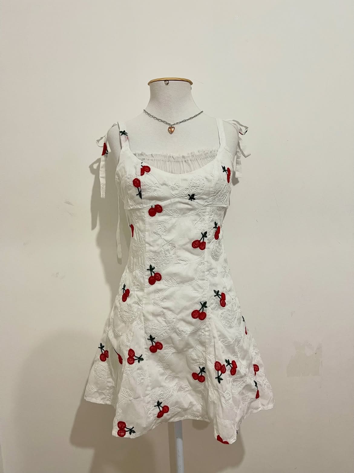 Vestido Branco Cereja P/M