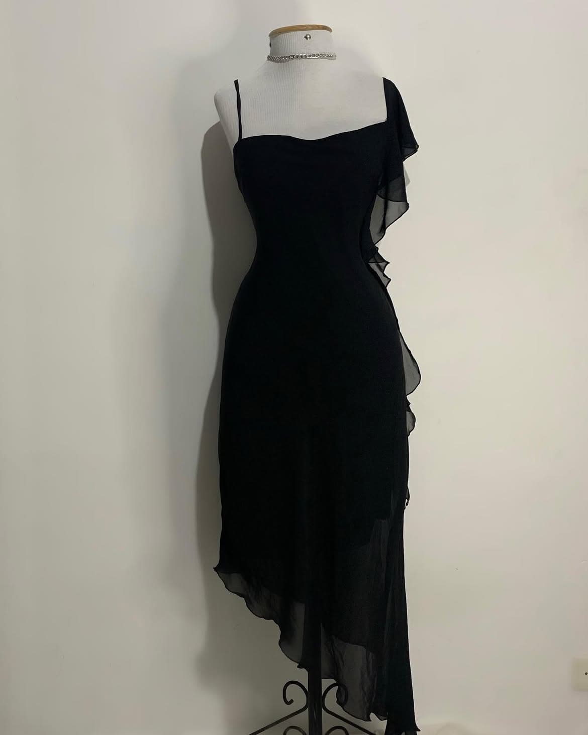 Vestido Preto Longo Recorte